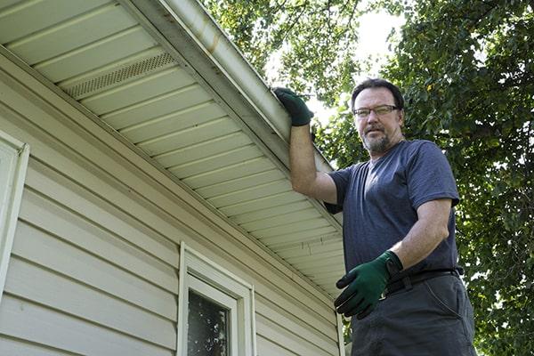 Gutter Cleaning of Yorkville workers